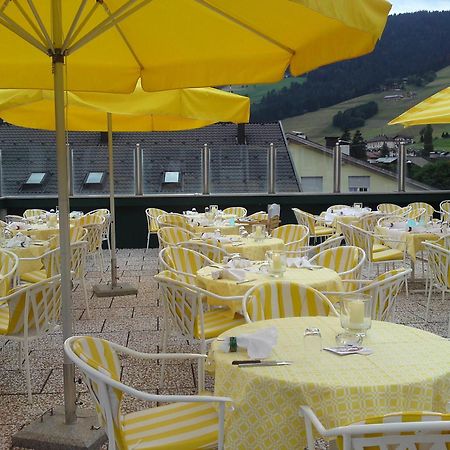 Hotel Cavallino Bianco - Weisses Roessl San Candido Extérieur photo